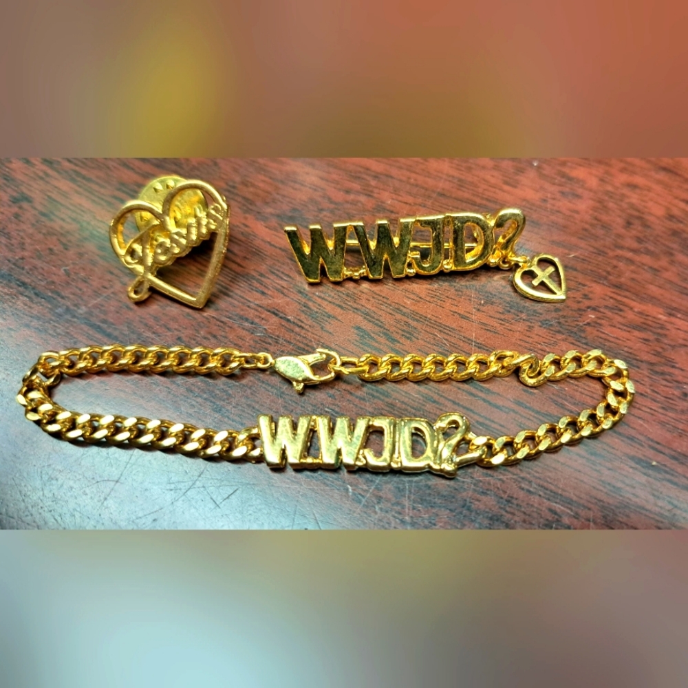 WWJD BRACELET, PIN ALSO A JESUS PIN BEAUTIFUL BRIGHT GOLD TONES